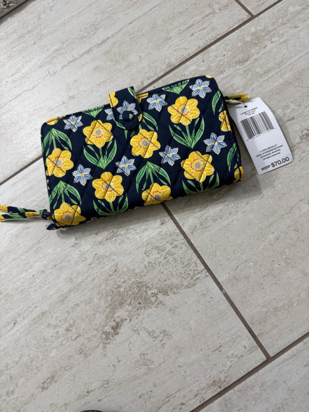 Vera Bradley daffodil pattern large tab wallet..nwt..authentic